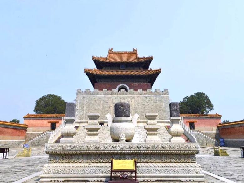 此外,还有怀王陵,公主陵,阿哥陵,王爷陵等共14座.