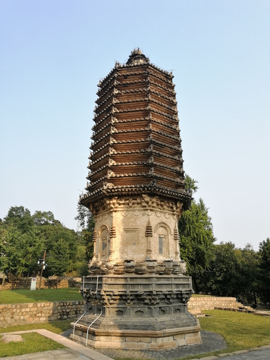 北京法华寺银山塔林