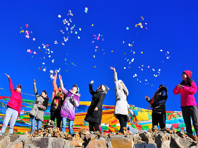 亚丁双飞7日游纯玩0购物全程精品高档住宿2次特色餐撒龙达圣地祈福