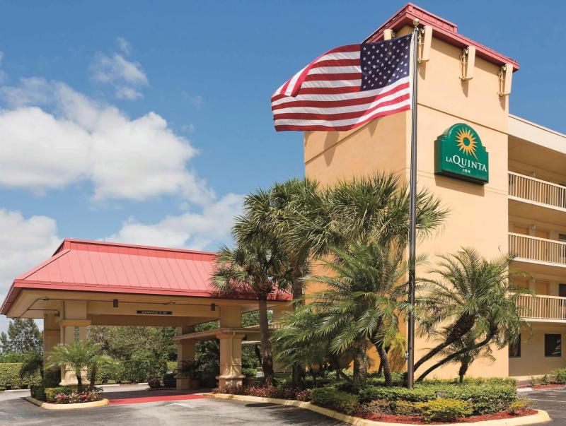 西棕榈滩 - 佛罗里达收费公路拉金塔酒店 La Quinta Inn by Wyndham West Palm Beach - Florida Turnpike