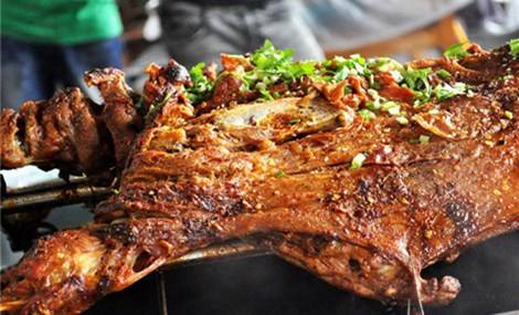 烤全羊篝火晚会载歌载舞4小时越野车草原撒欢慢享草原时光欣赏草原