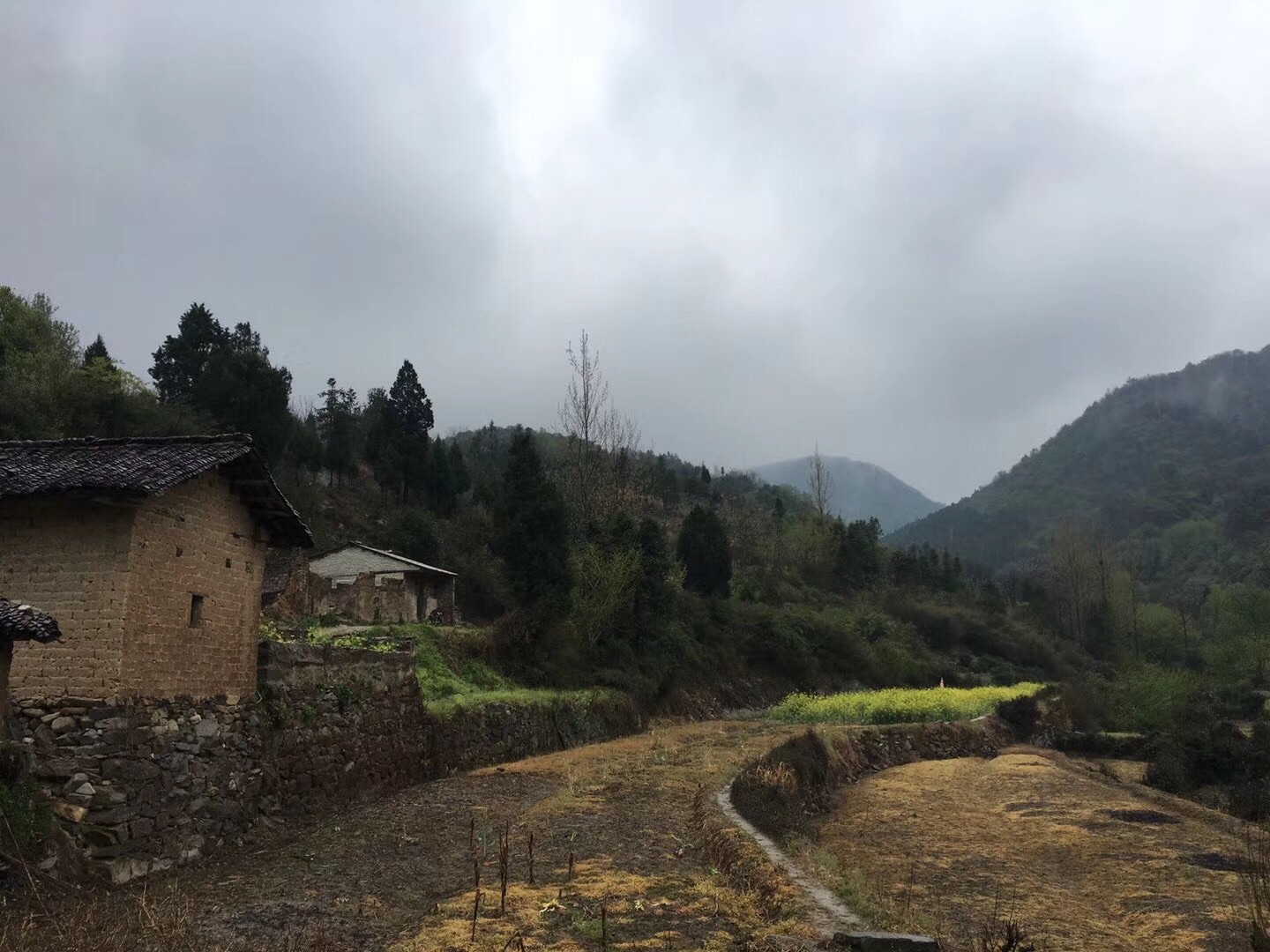 清明节的大别山