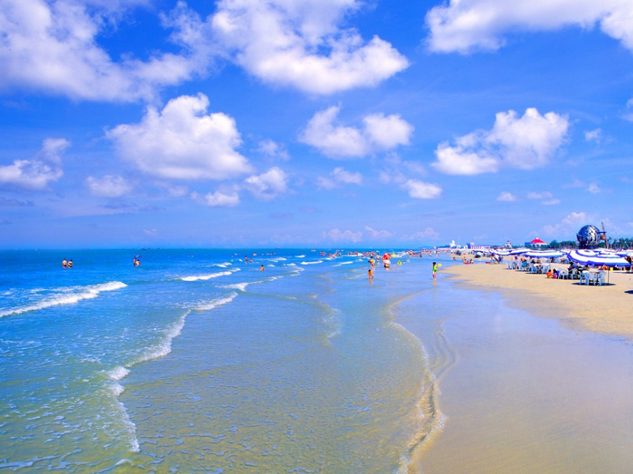 成都出发北海涠洲岛双飞五日游(北海银滩 北部湾广场 百年老街 城雕南