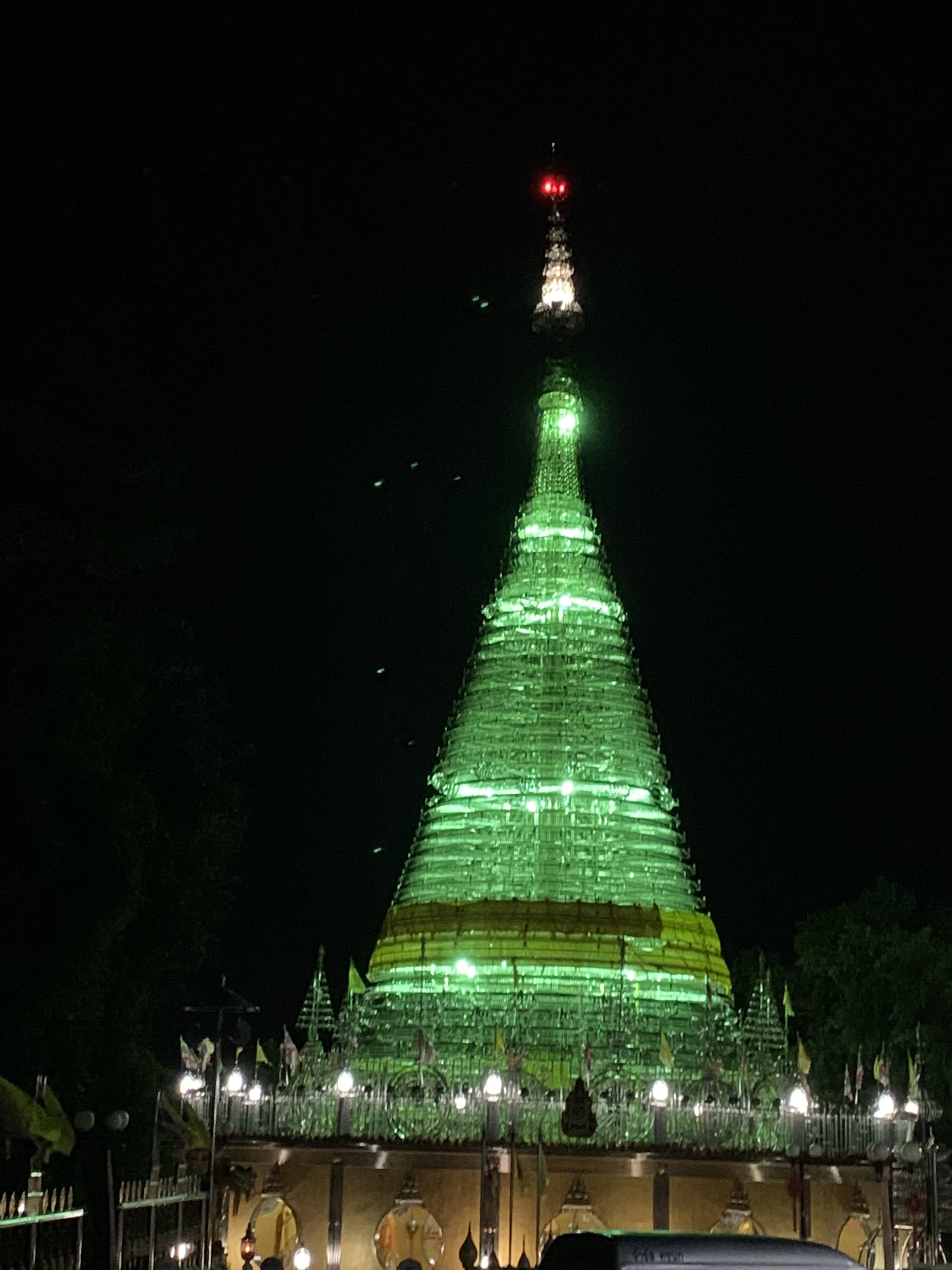 Phra Maha Chedi Tripob Trimongkol