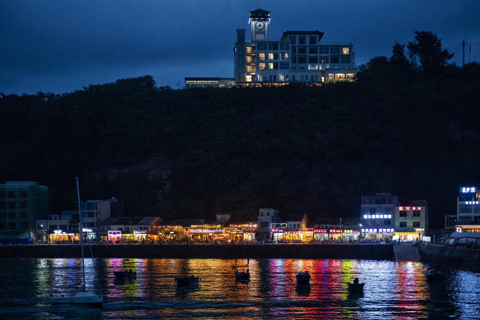 我只愿面朝大海春暖花开浪在涠洲岛上的日子
