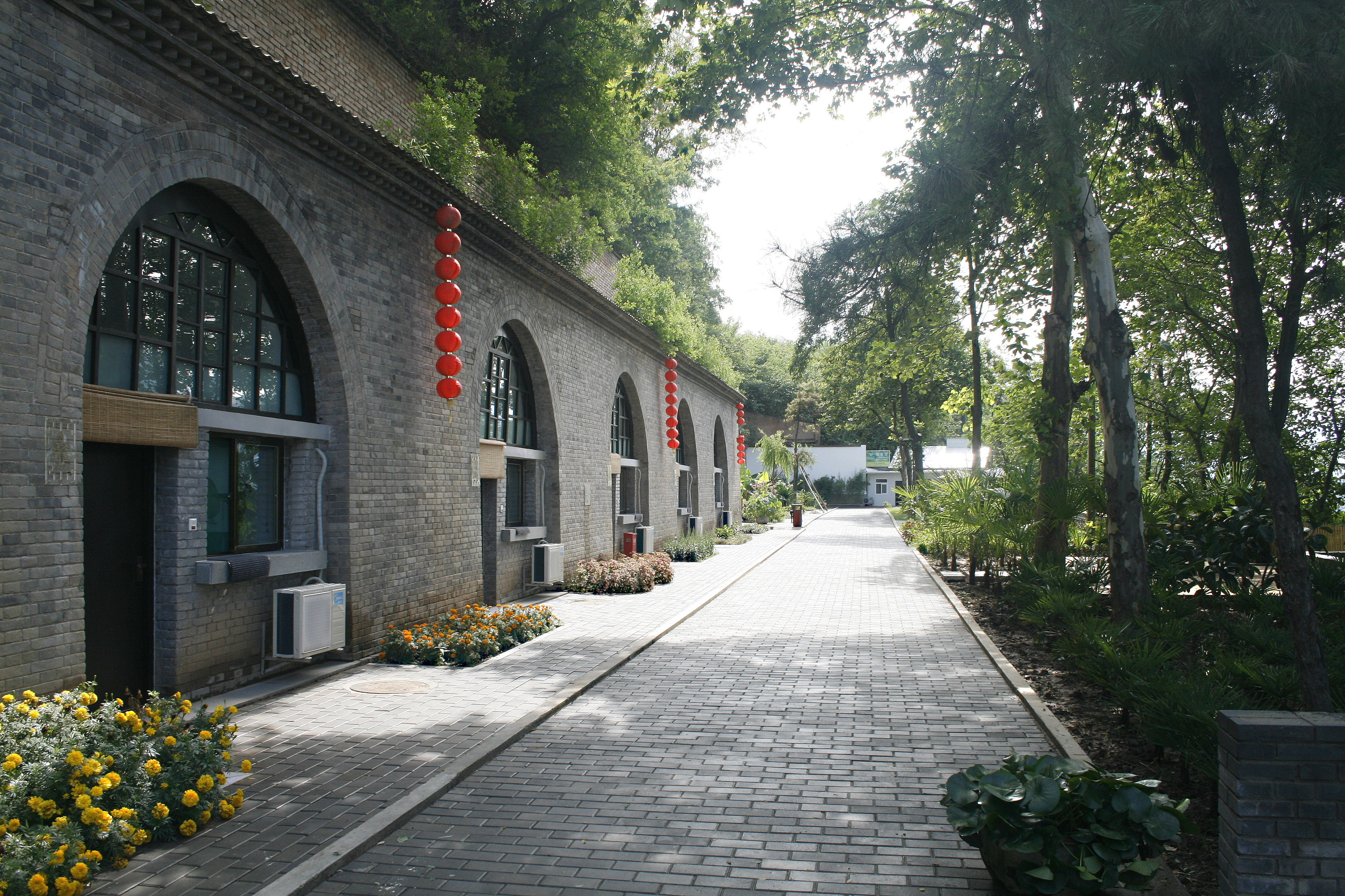 西安常宁宫会议培训中心1晚住宿套餐含可选私汤独栋别墅小木屋民宿2室