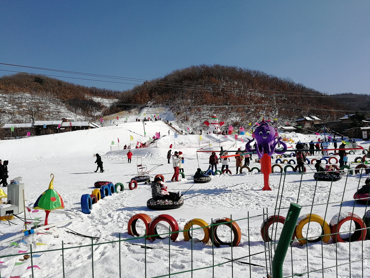 冬日暖阳里的千山渔掌门老院子 烧烤园