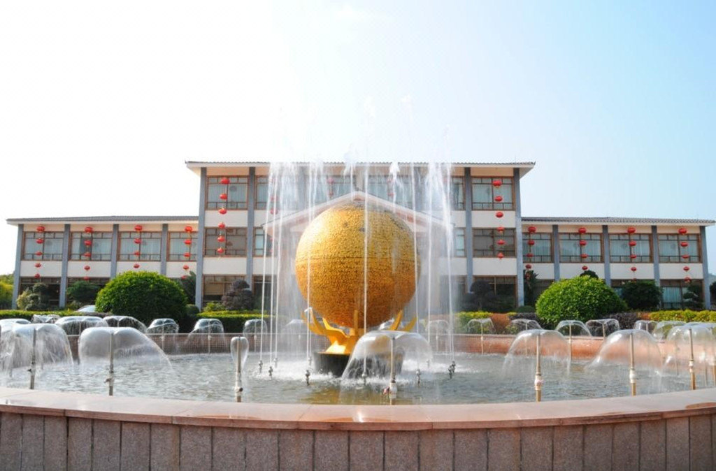 普宁盘龙湾温泉度假村2天1晚套餐(可选2-8人早餐 无限次温泉 水疗按摩