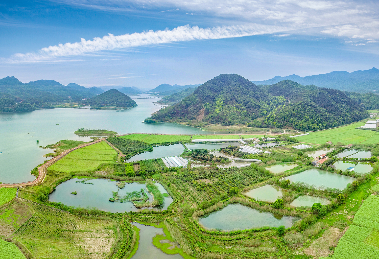 航拍浙江诸暨布谷湖 一汪湖水静悠悠,诸暨自助游攻略 - 马蜂窝