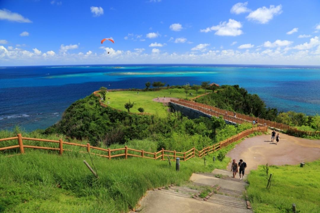 日本沖繩南部深度一日遊沖繩世界文化王國玉泉洞瀨長島知念岬新原海灘