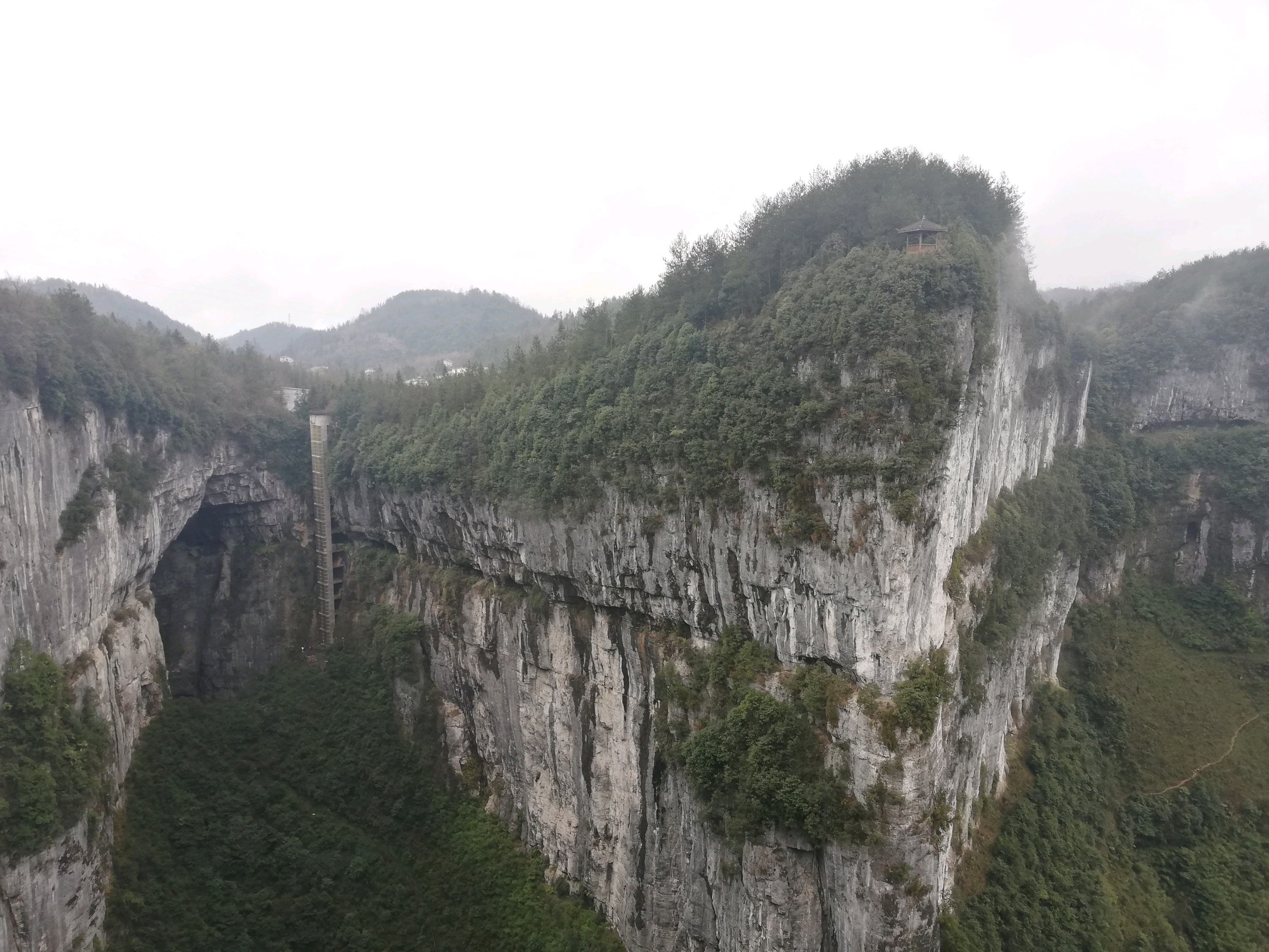 天生三桥出口小吃街