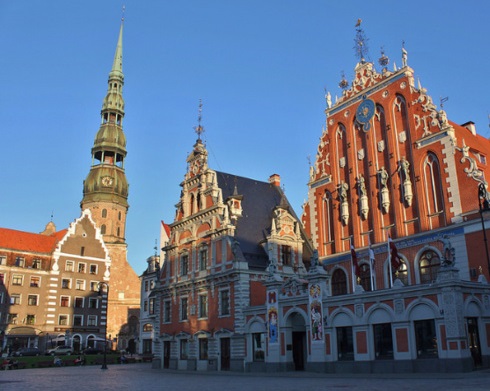 山(bastion hill),火药塔(powder tower),拉脱维亚国家剧院(latvian