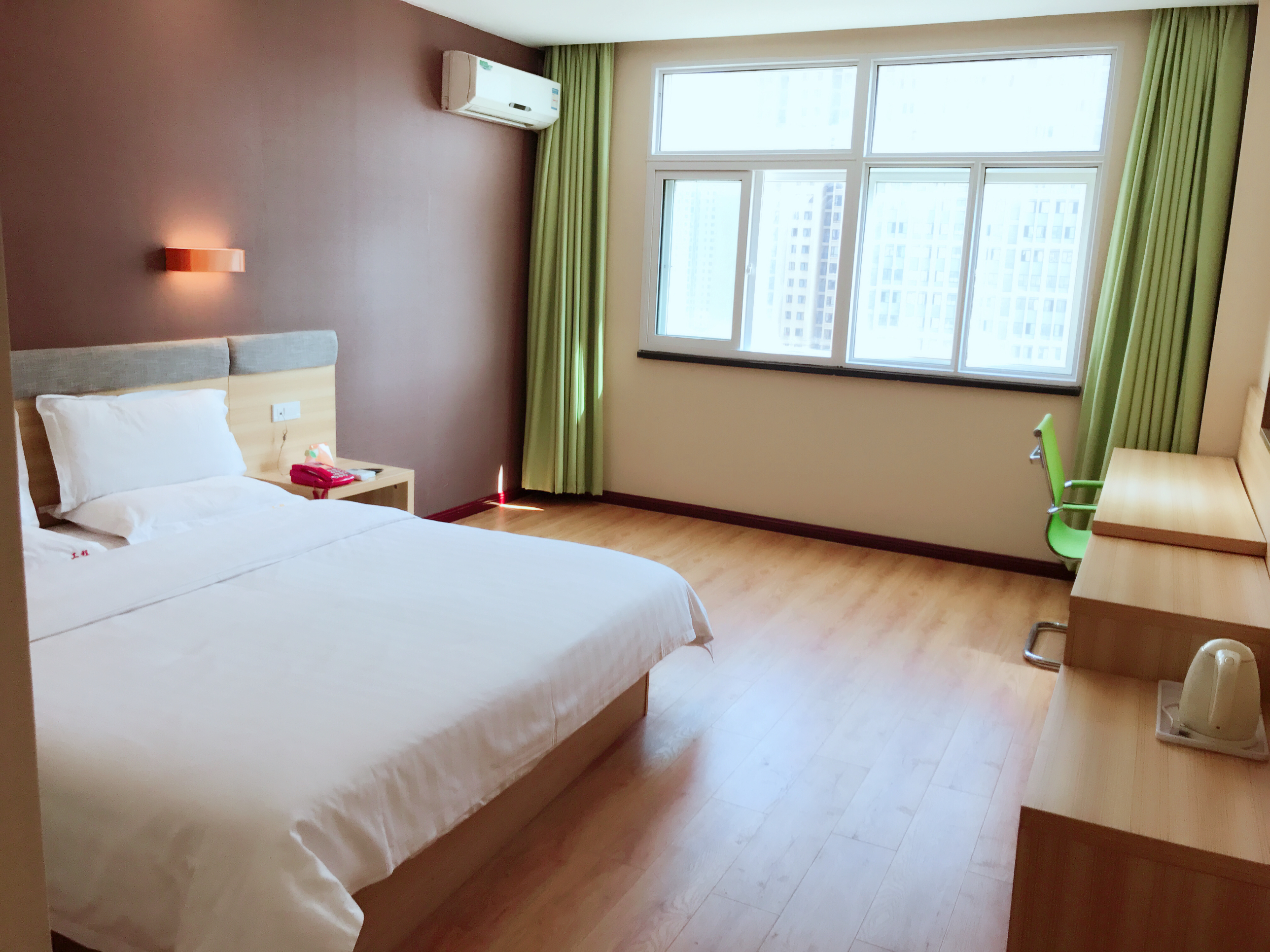 丽兹酒店(武汉工程大学店)