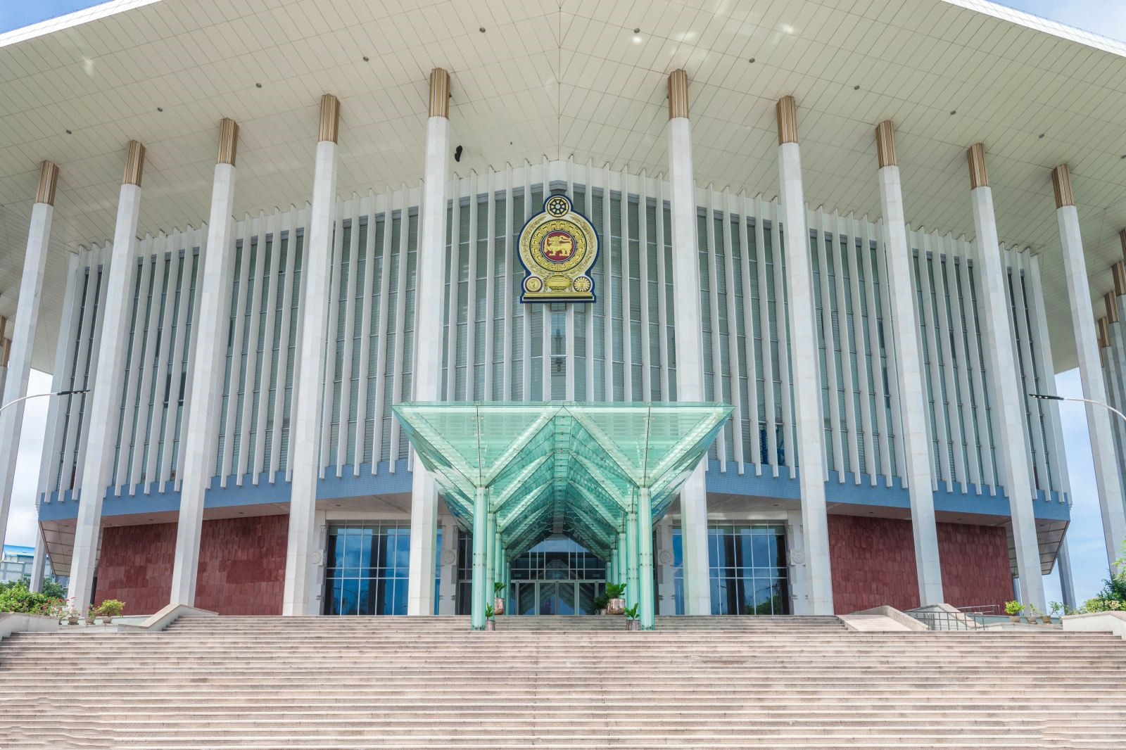 5小时)包括:【斯里兰卡中国大使馆】,【新旧印度庙】,【班达拉奈克