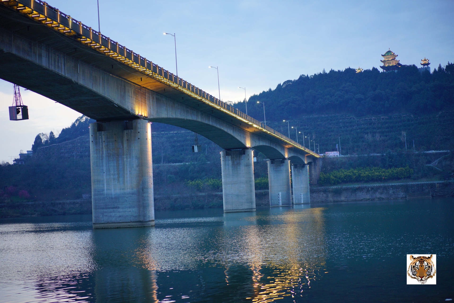 阆中嘉陵江一桥1987图片