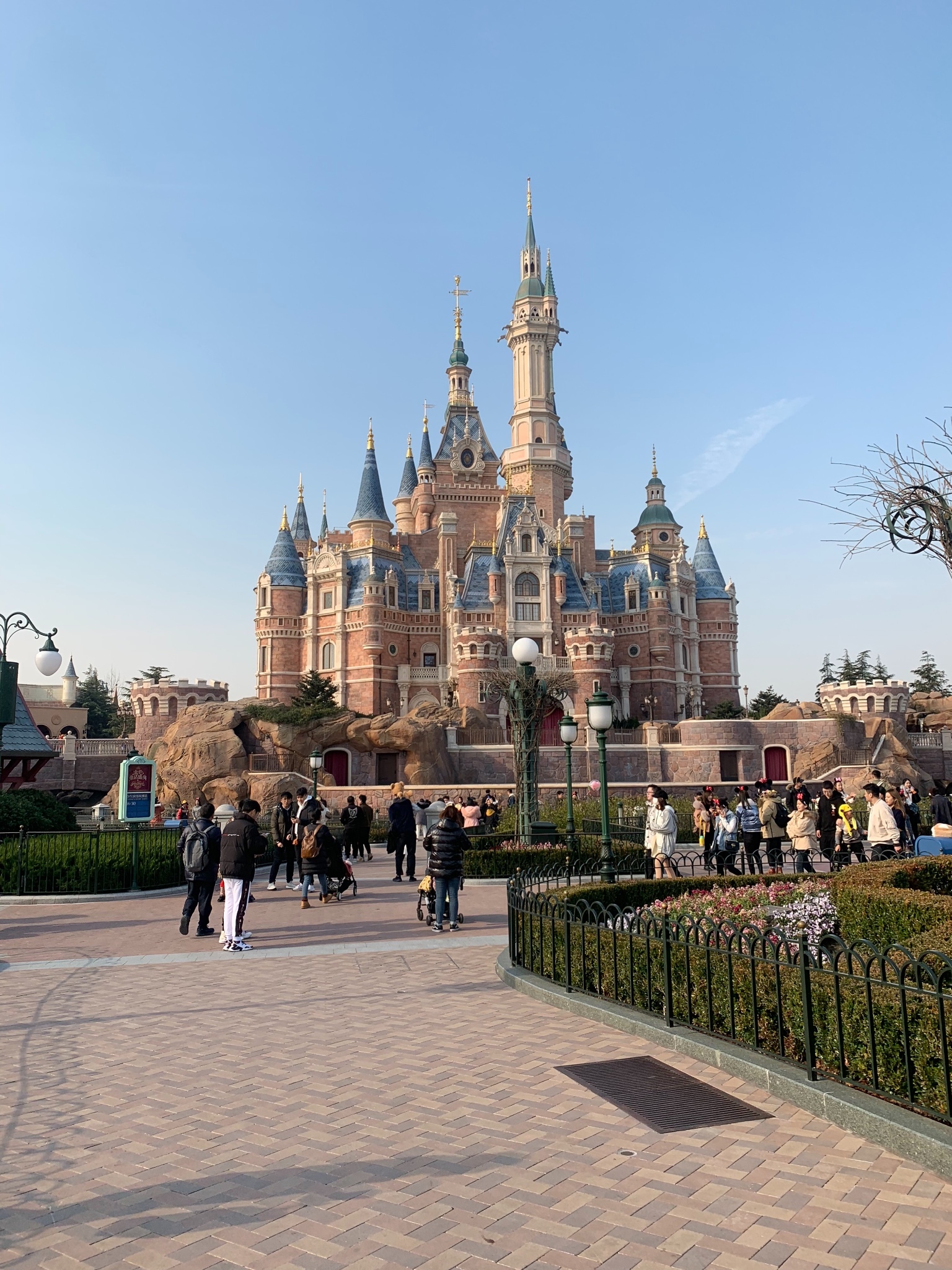 21 上海迪士尼乐园杭州西湖风景名胜区-断桥杭州西湖风景名胜区-断桥