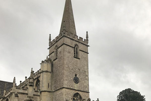 英國曆史遺蹟之旅巴斯埃夫伯里巨石圈13世紀古城拉科克一日遊倫敦往返