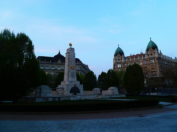 匈牙利佩斯城国会大厦自由广场