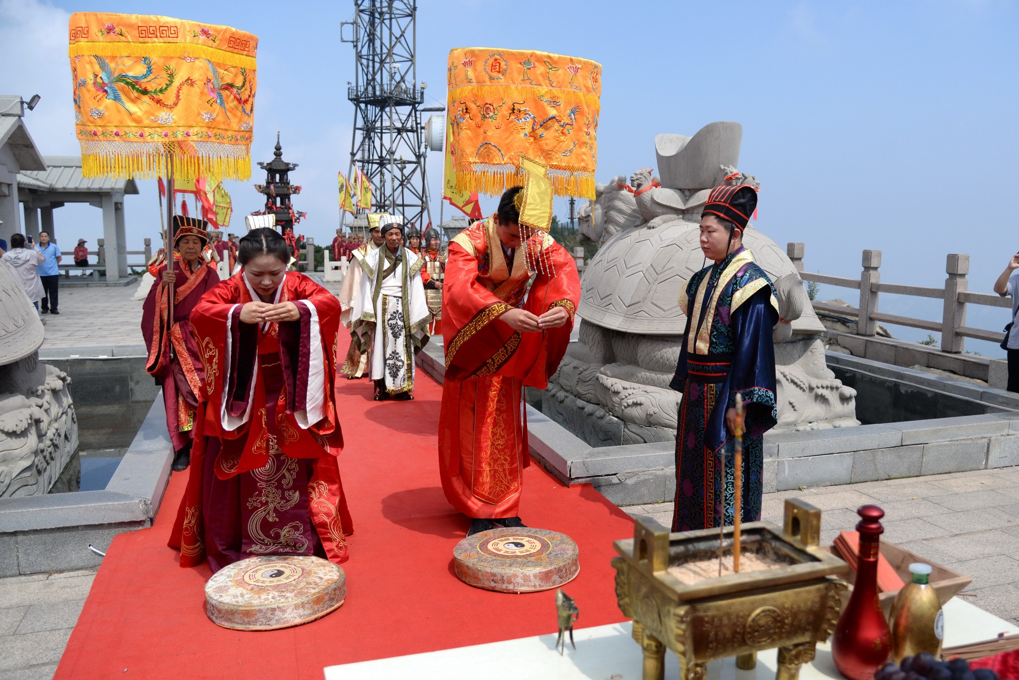 龟蒙极顶祭山神_游记