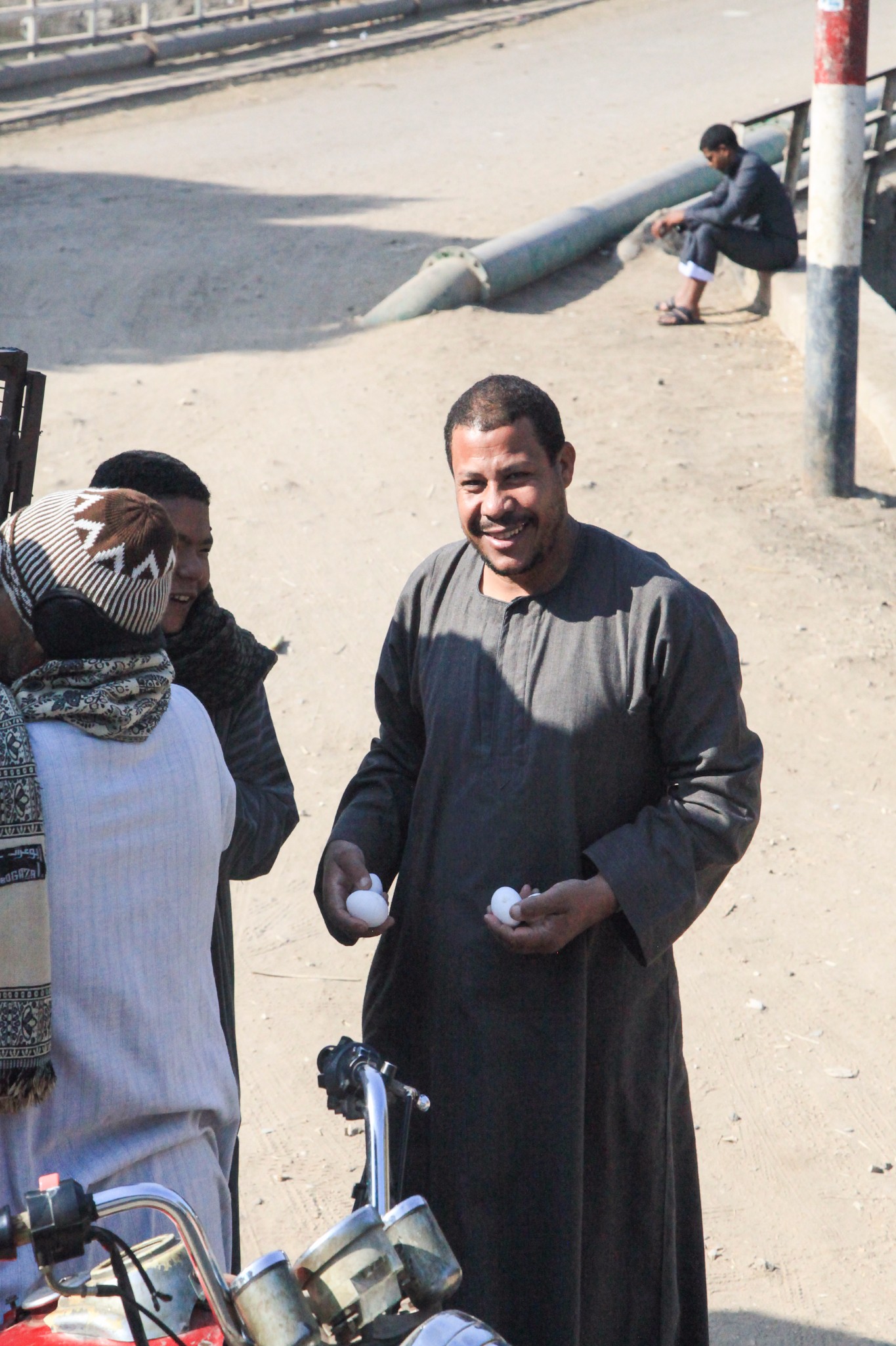 车窗中拾掇的埃及人的生活画面埃及七日游d