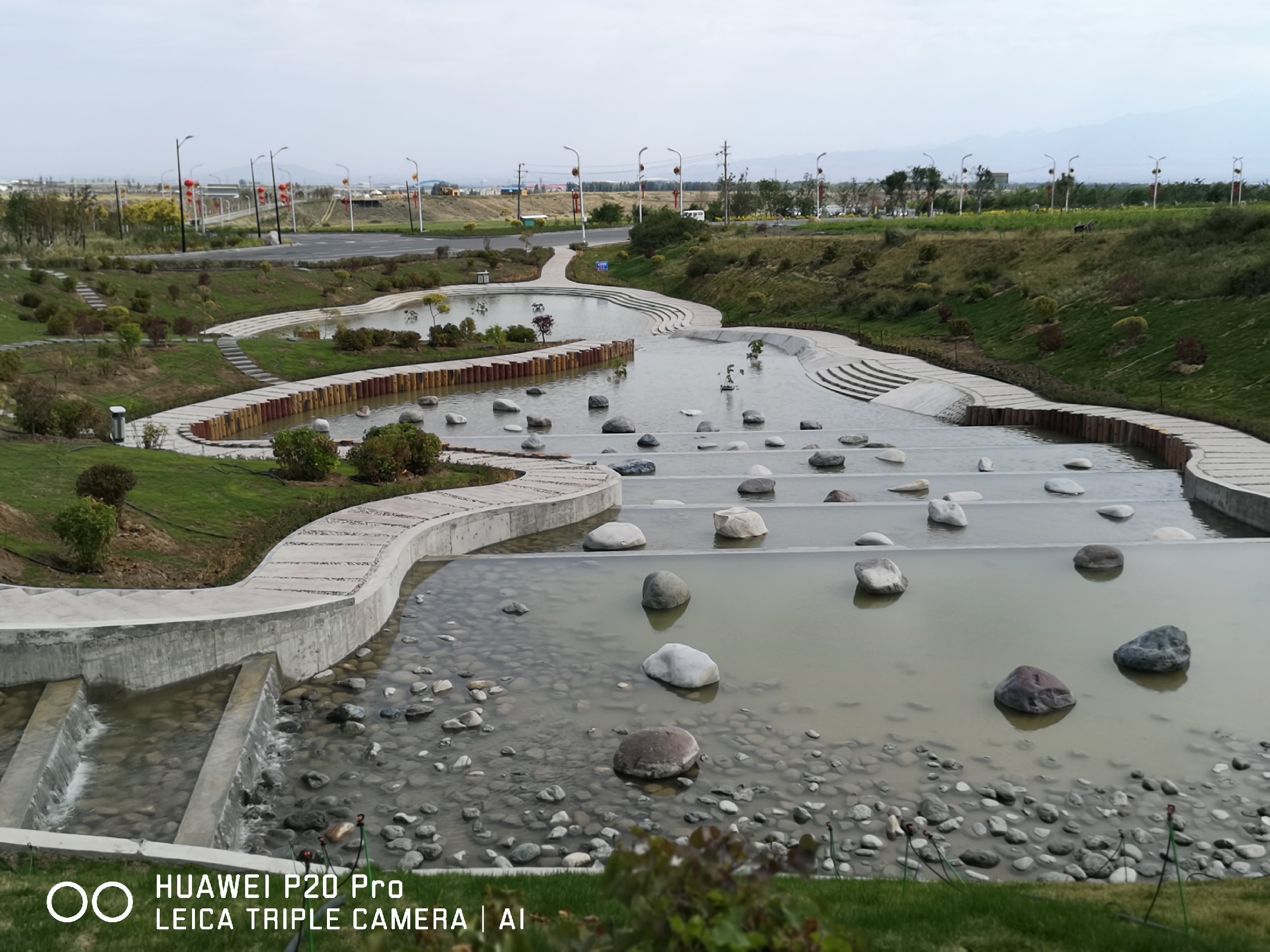 乌鲁木齐县美食-南山阳光房车美食广场