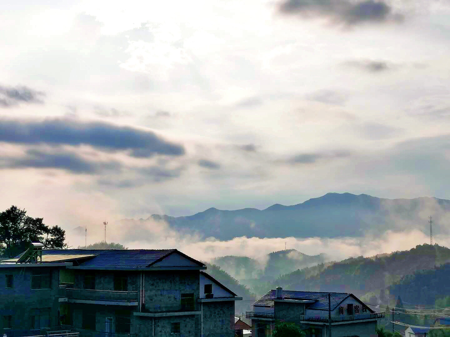 龙山村