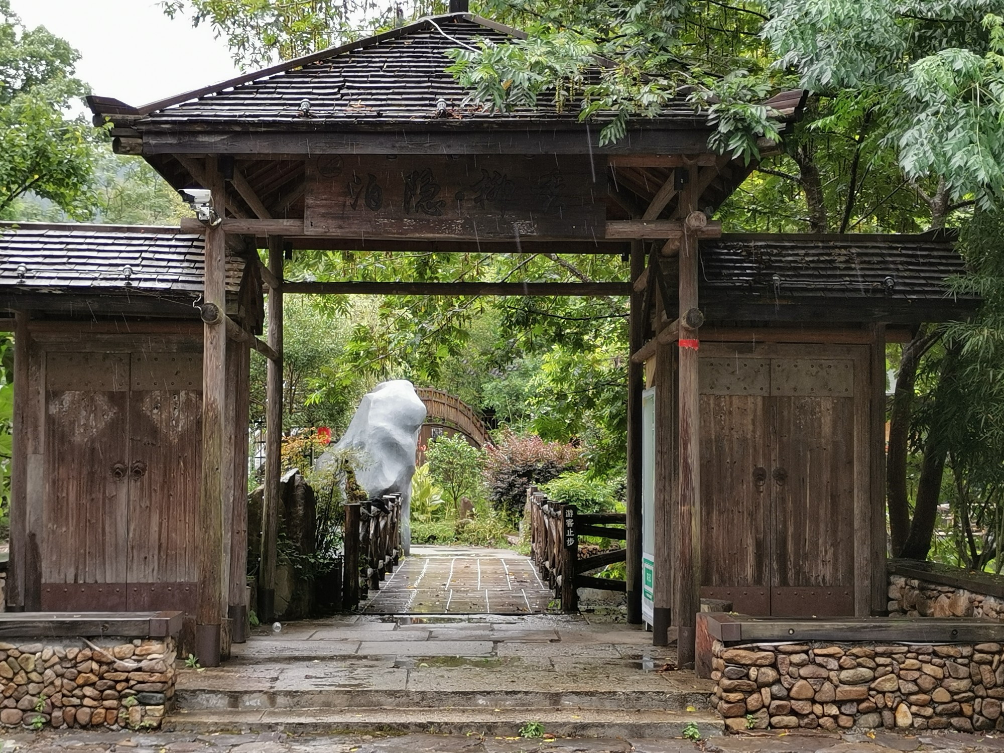 去浦江打卡剛落成的玻璃橋,住依山傍水的輕奢民宿,浦江旅遊攻略 - 馬