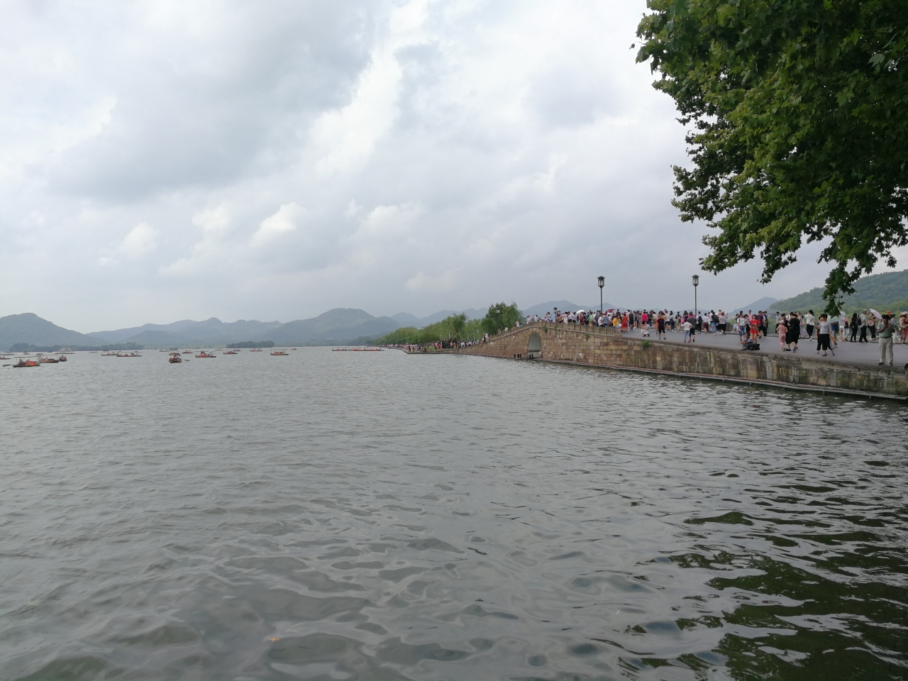 漫步杭州西湖(斷橋殘雪,白堤,蘇堤,雷峰塔)