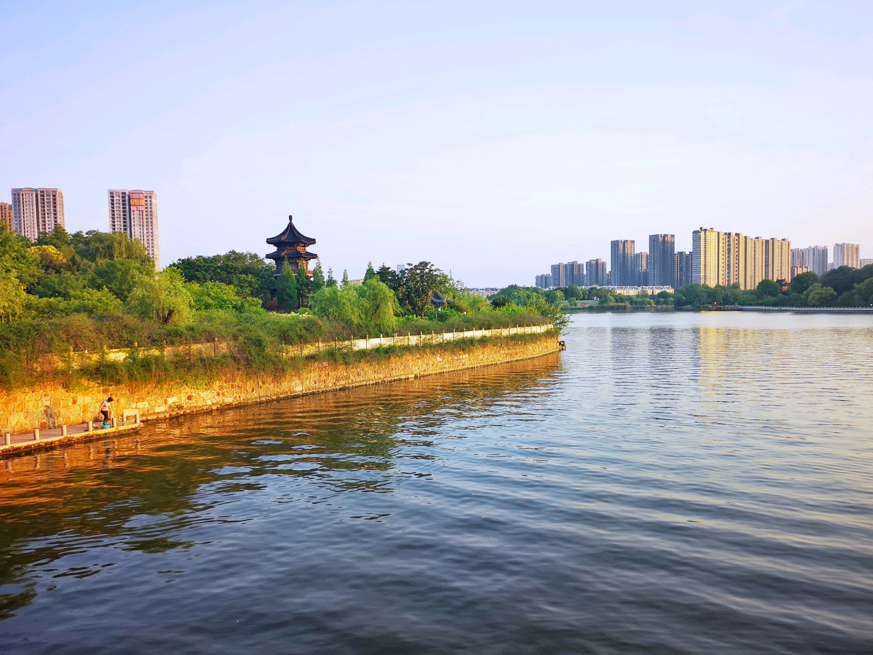 凤城河畔图片
