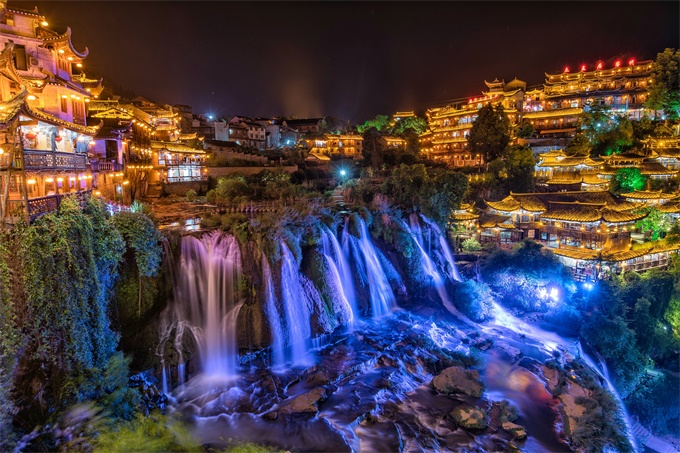 张家界最出名的旅游景点以及抖音打卡景点芙蓉镇免费找我咨询