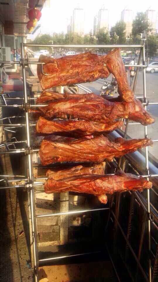 北屯美食-西域风情炭火烤羊腿