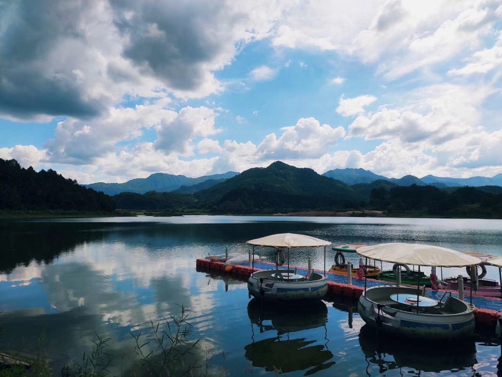 泰顺白鹤山庄丨在山上搭个帐篷好吗?有空调的那种