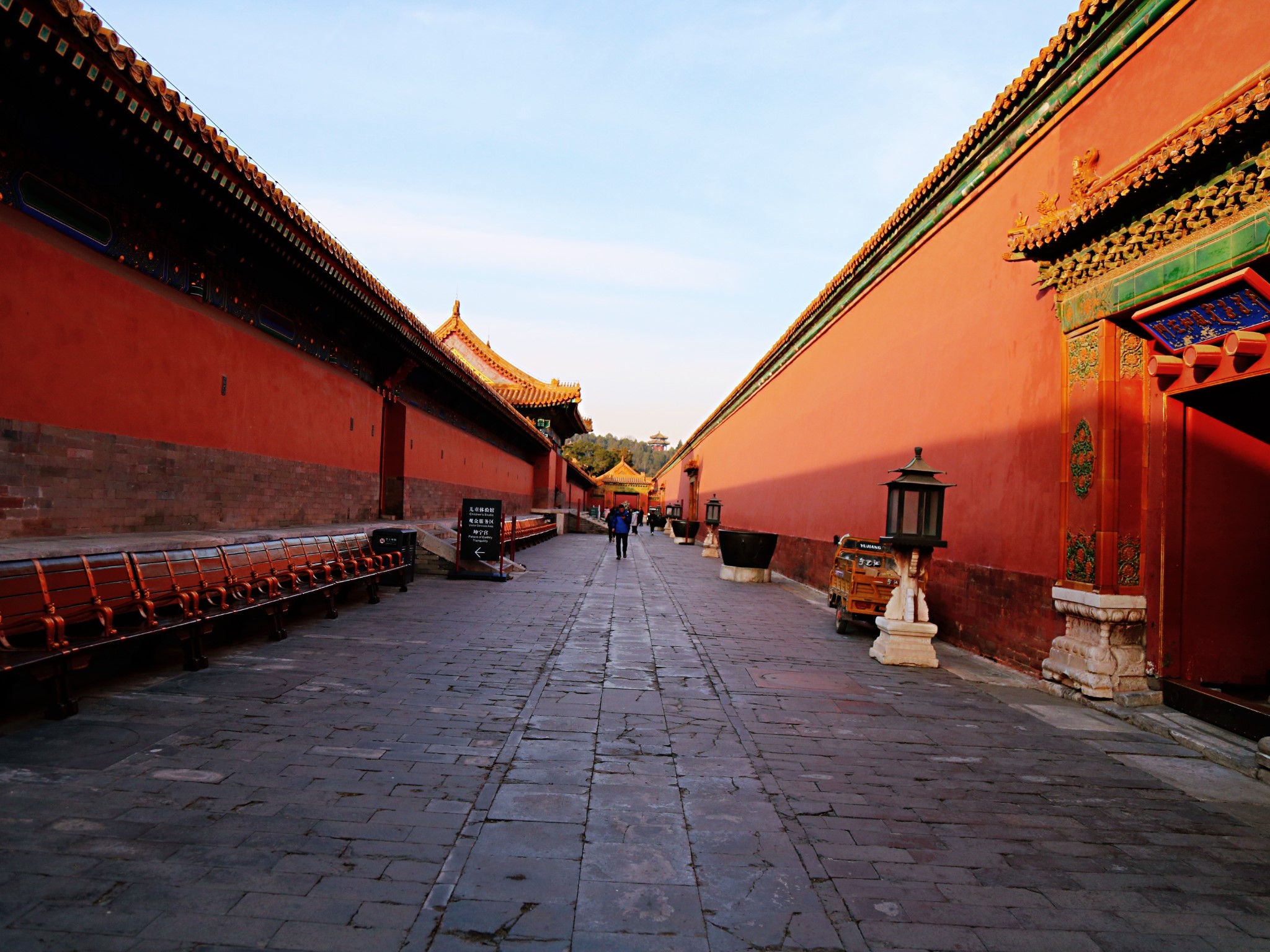 帝都一眼望不尽的紫禁朱黄