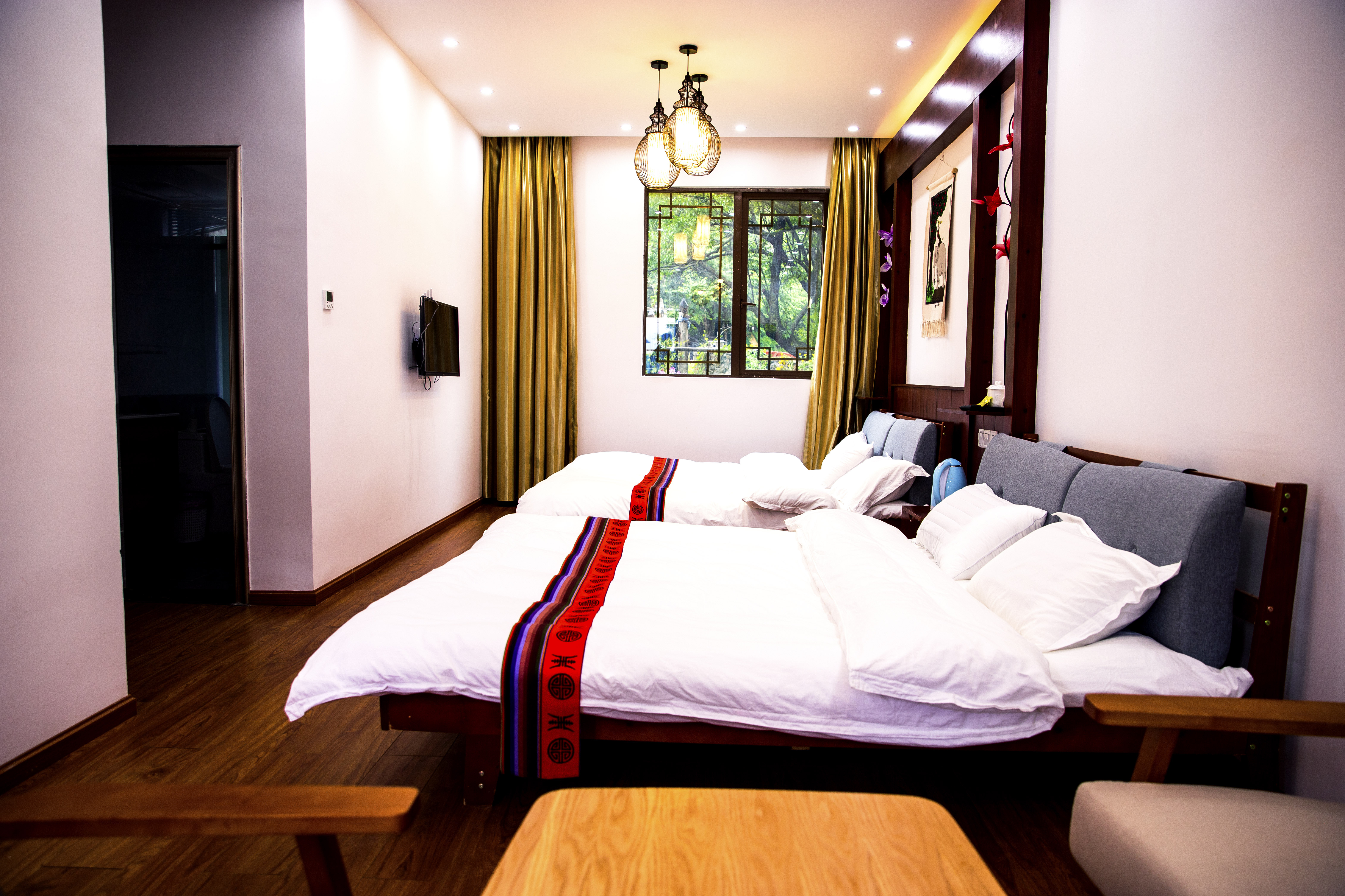 巴松措玛尼石民宿