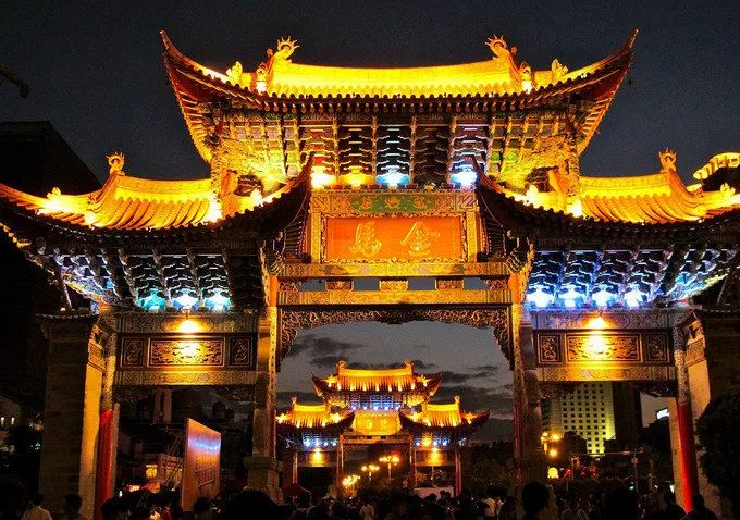 金马碧鸡坊--昆明标志商业街  昆明标志性的建筑和特色