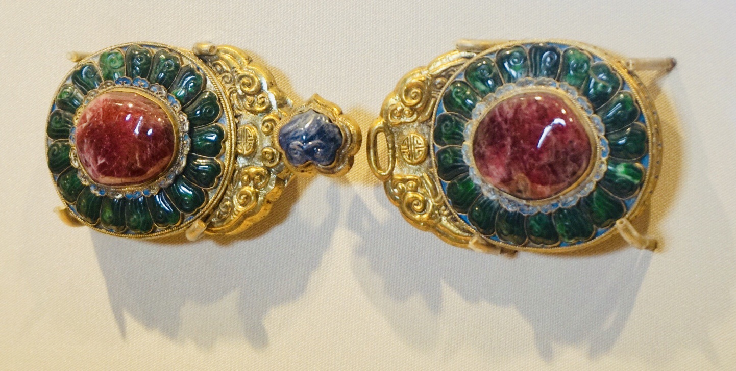 关于导游 day1到达北京,夜访"友谊宾馆 day2赏"颐和园"美景,鉴珍宝