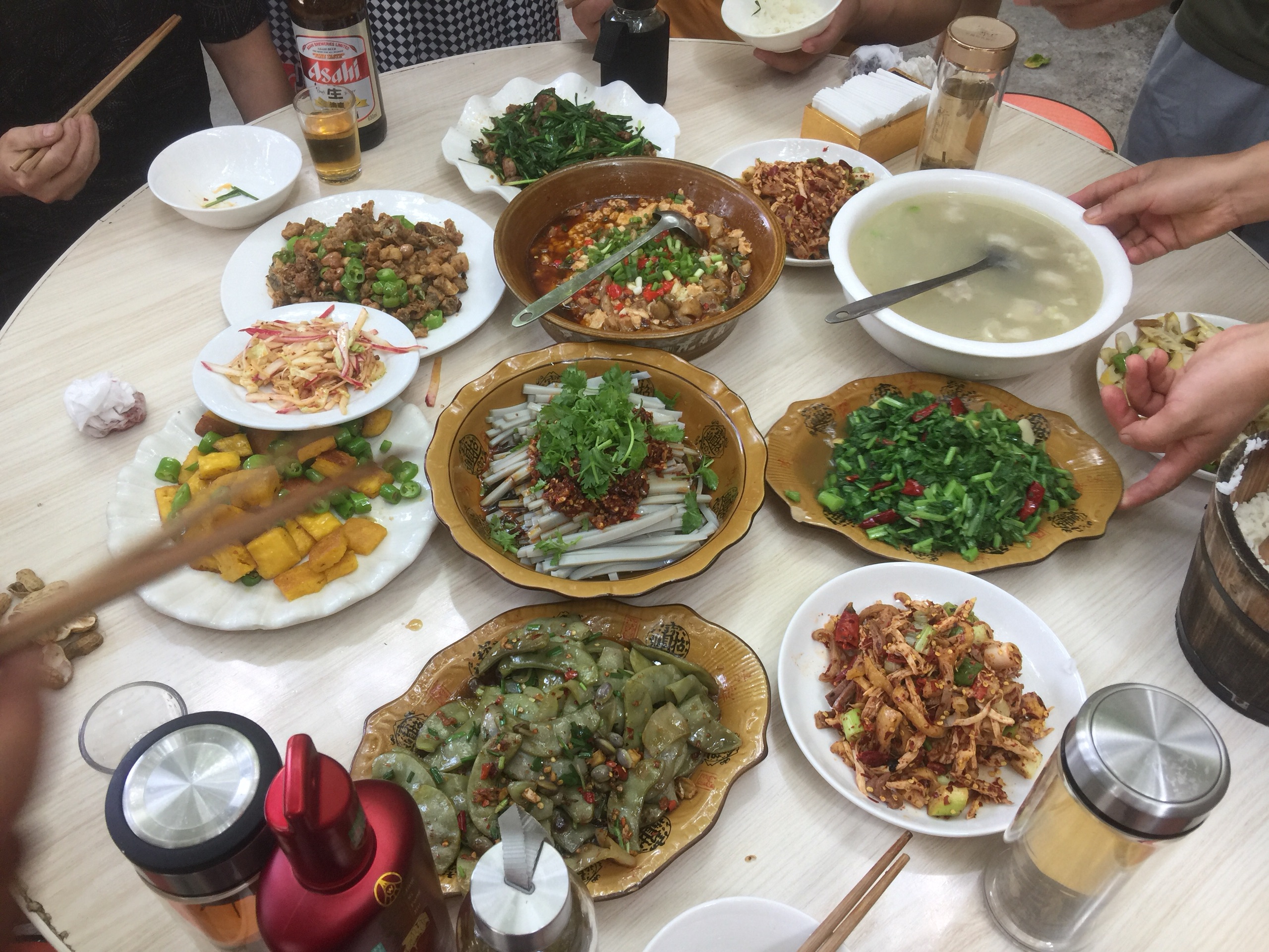 荥经美食-老特务饭店