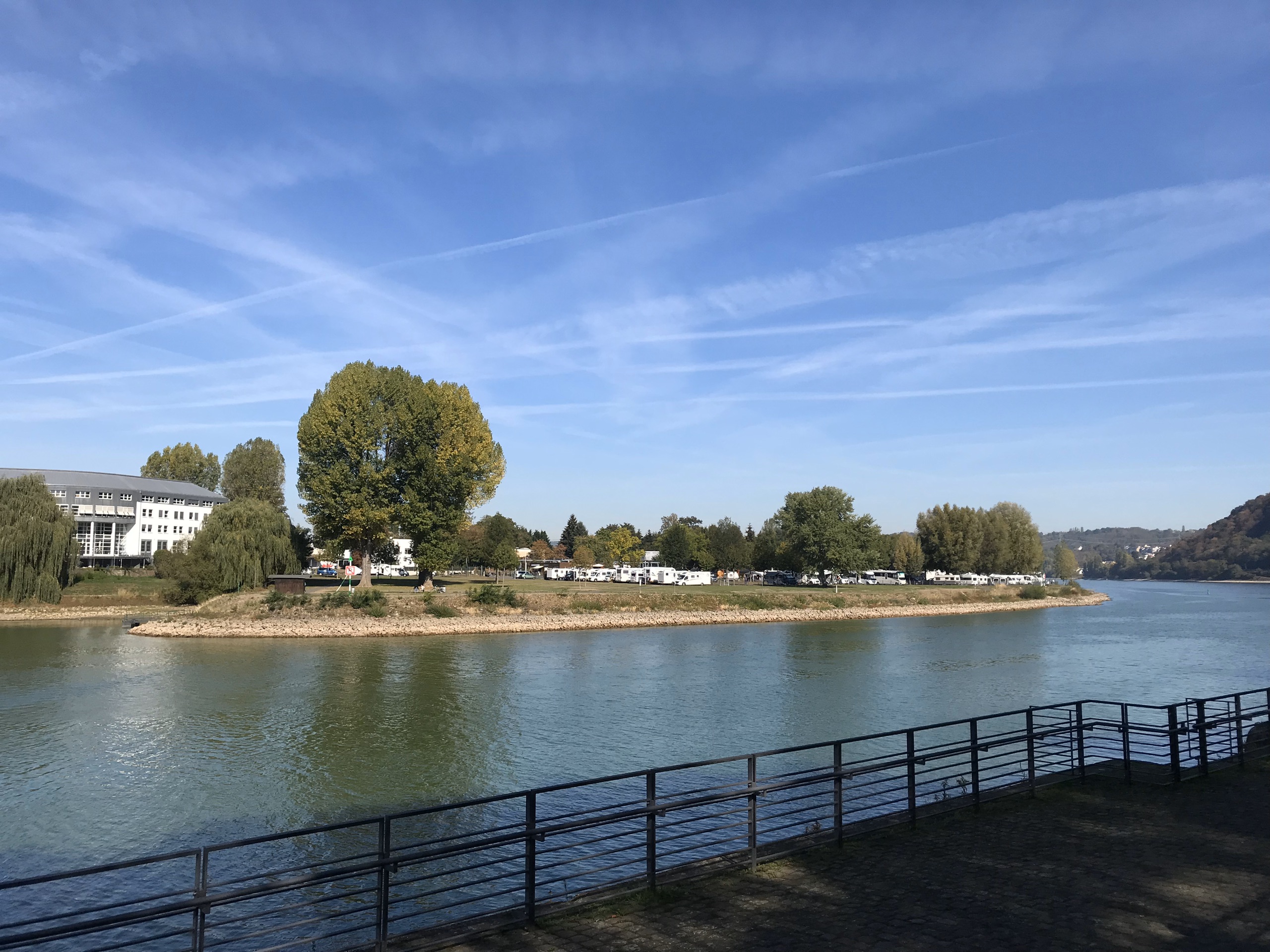 科布伦茨美食-Konigsbacher Biergarten am Deutschen Eck