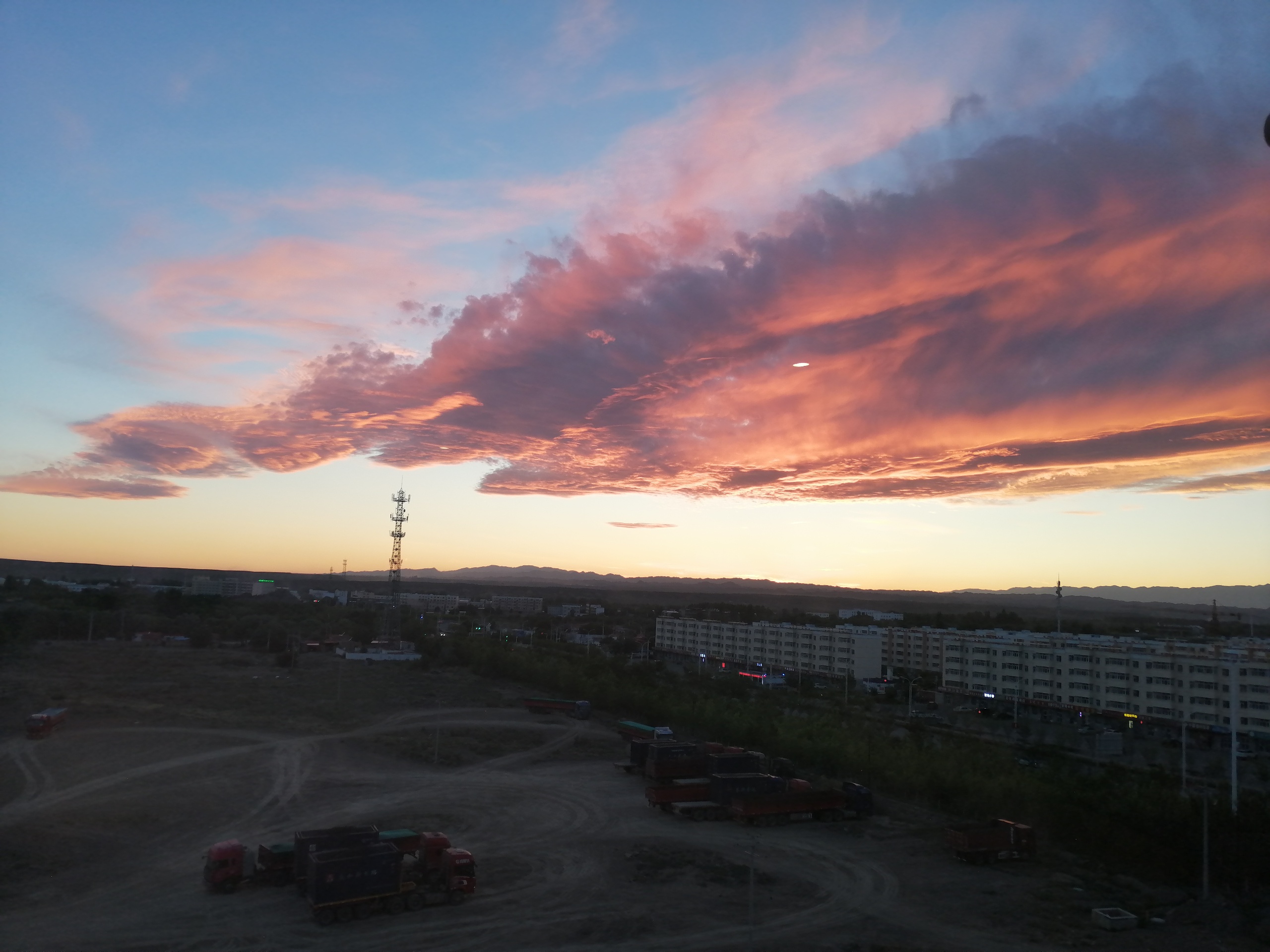 【和布克赛尔景点图片】和什托落盖镇