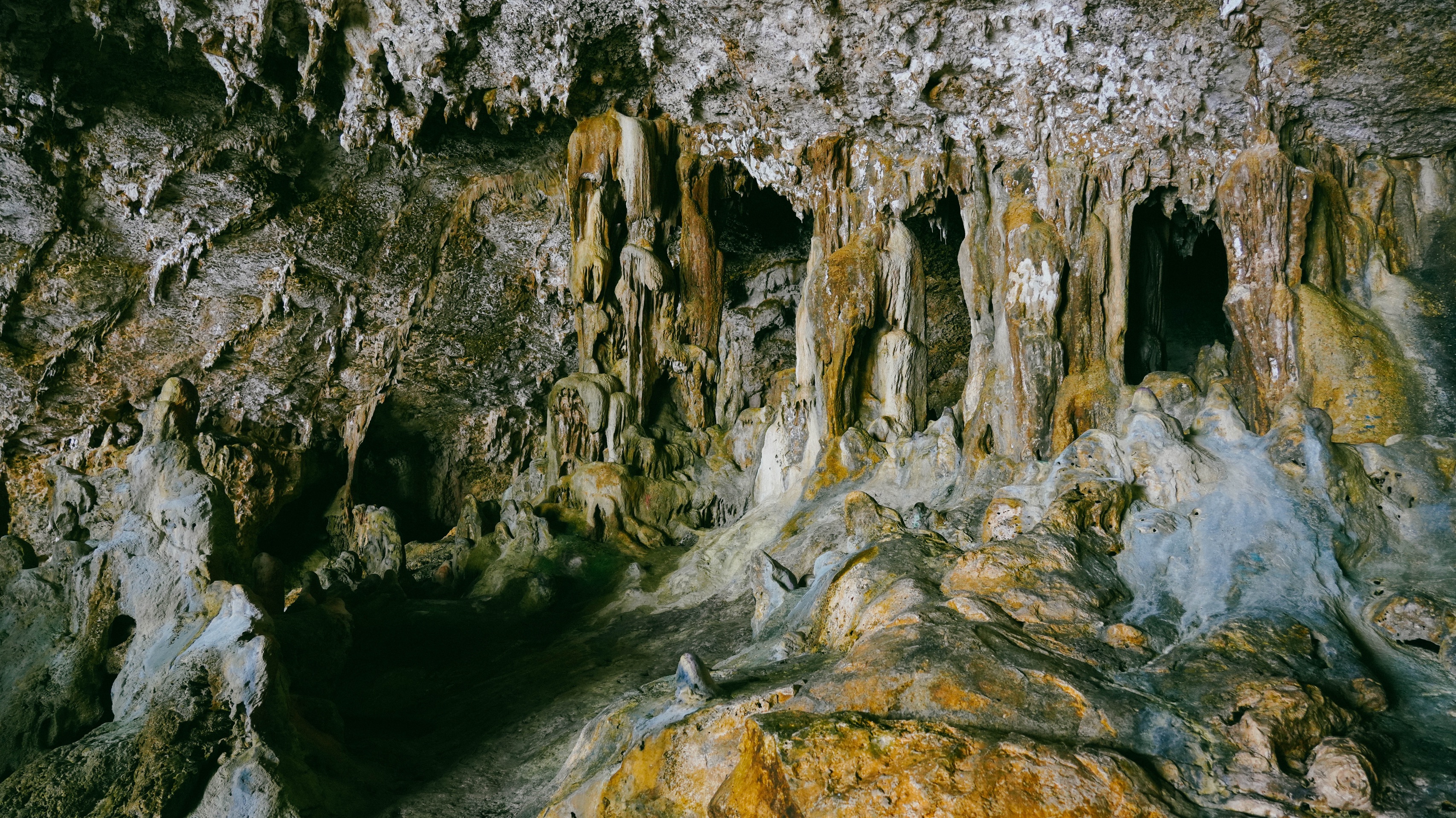 Avaiki Cave