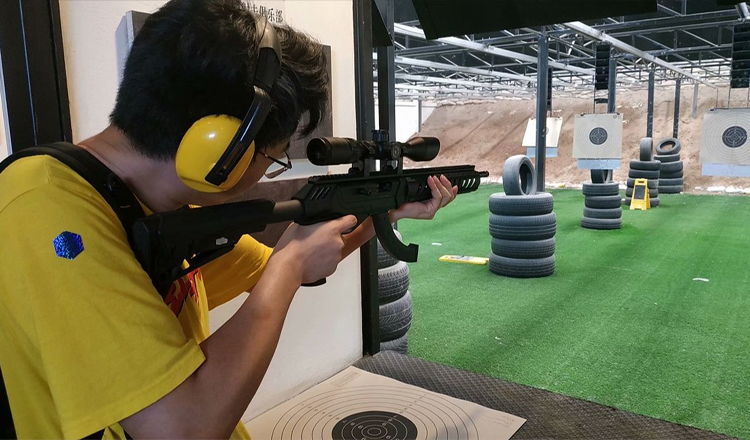 泰国芭提雅 light bullet实弹射击 全新专业射击体验场馆(真枪实弹