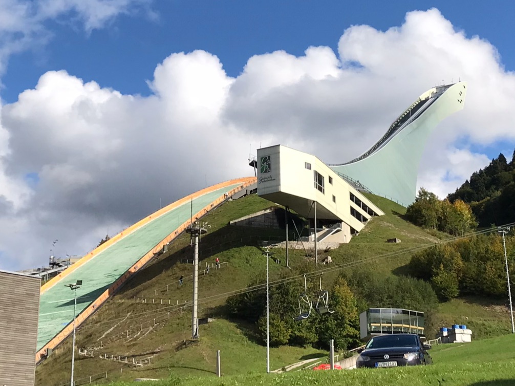 加尔米施-帕腾基兴娱乐-Olympiastadion