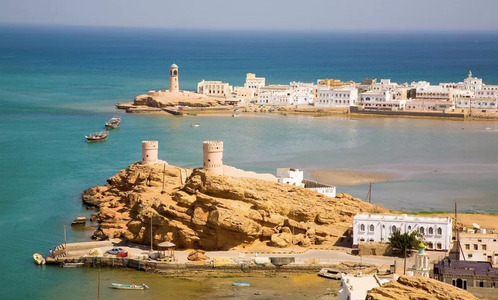 阿拉伯半岛上的国家一直都有着神秘的色彩,其中阿曼苏丹国(简称阿曼)