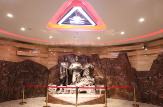 凤县 自由行攻略 位于凤县凤州镇凤州村的凤县革命纪念馆展示着"两当