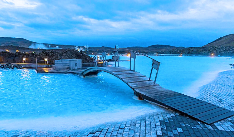 冰岛蓝湖一日游轻奢门票silicahotel温泉酒店接送火山景观房熔岩景观