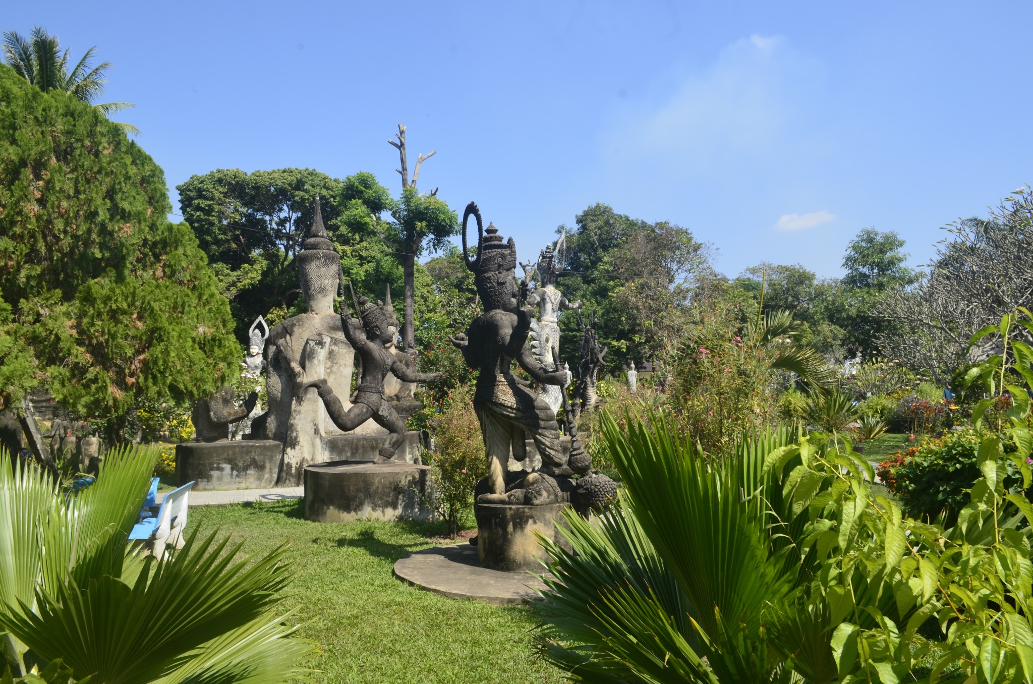 【图片集】老挝首都万象的佛像公园,一个人世王子的俗世,一个佛法无边