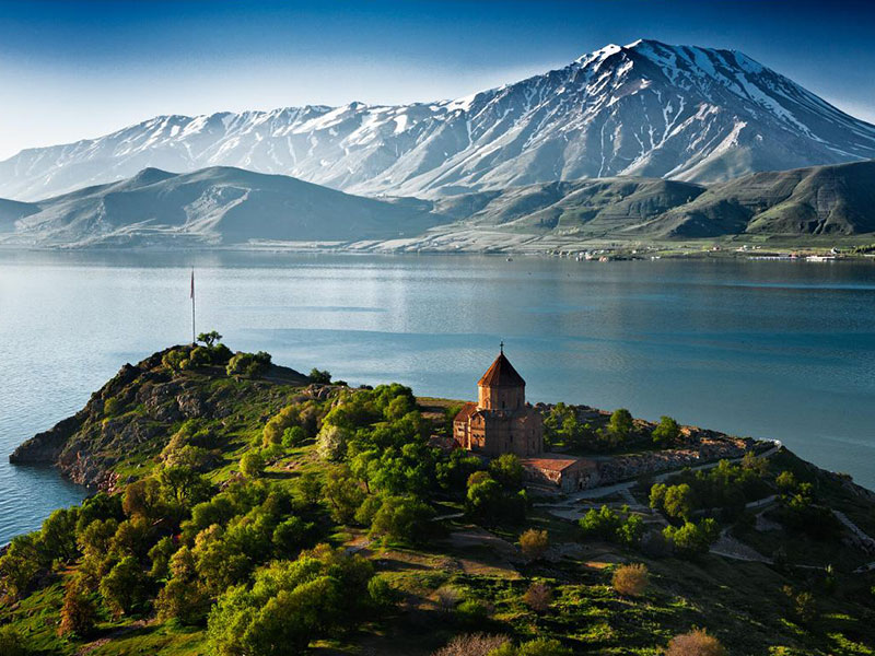 亚美尼亚一日私家游加尼神庙格加尔德修道院塞凡湖埃里温往返新免签地