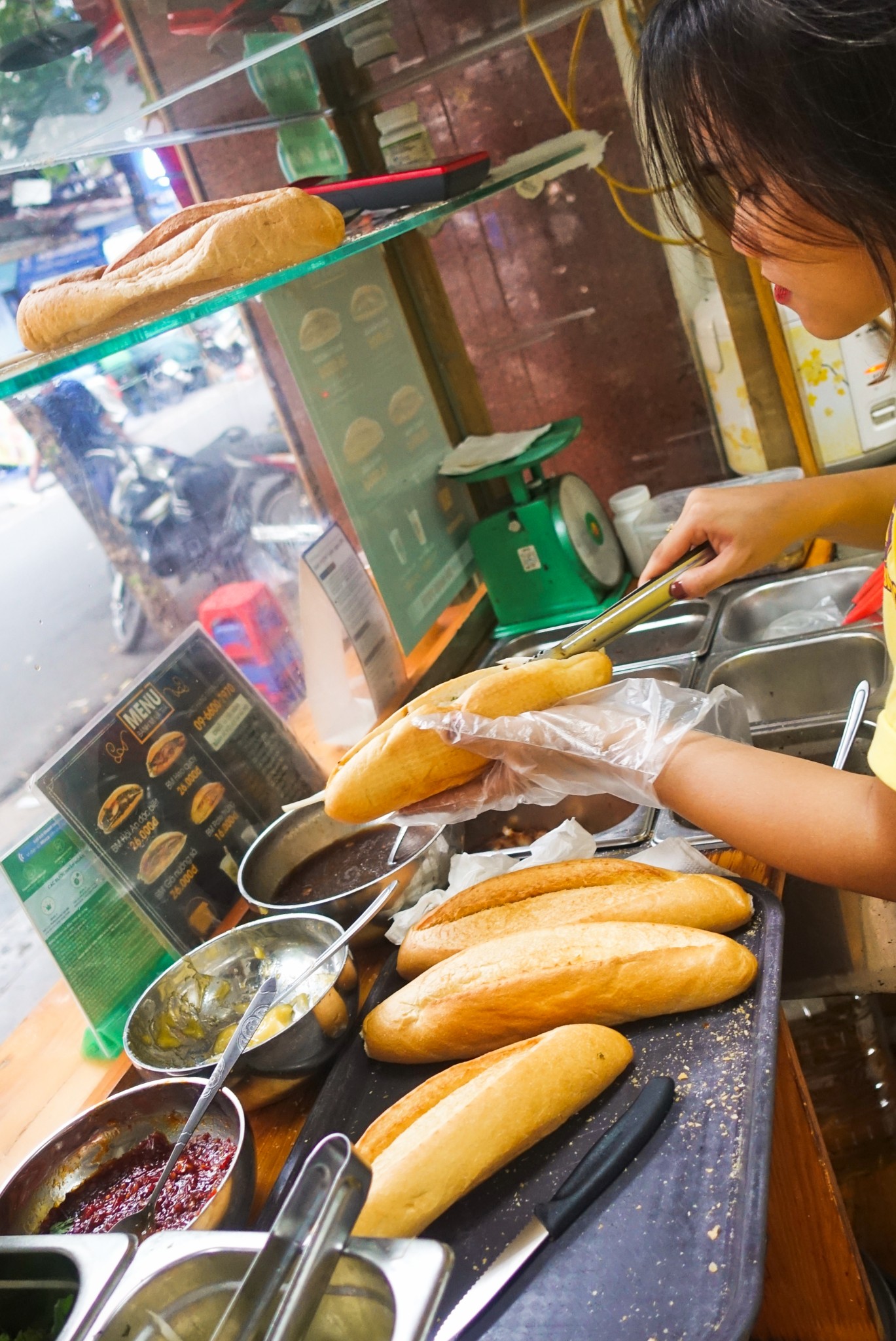 河内美食-Banh Mi Zoon - Bami Bread