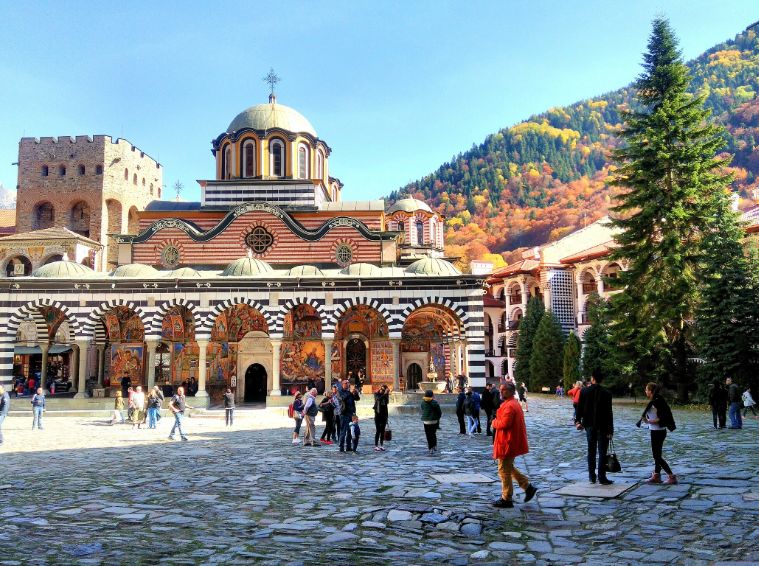 大马士革玫瑰谜一样的绿野仙踪就在保加利亚