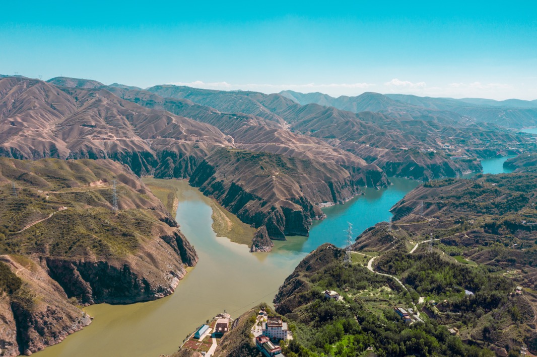 9月7日-8日,"红色游"线路自驾先锋官先后抵达临夏的刘家峡水库及八坊